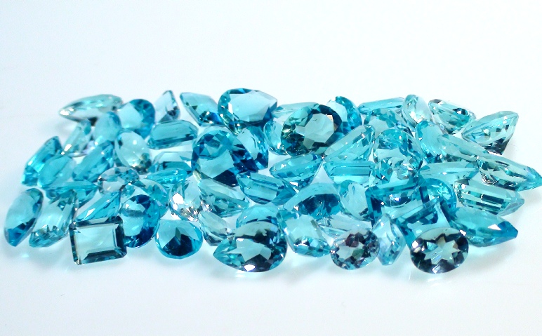 Topaz Faceted Gemstone Lot of 200 carets