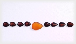 Beautiful pear shaped Garnet Gemstone Kit with Carnelian Centerpiece